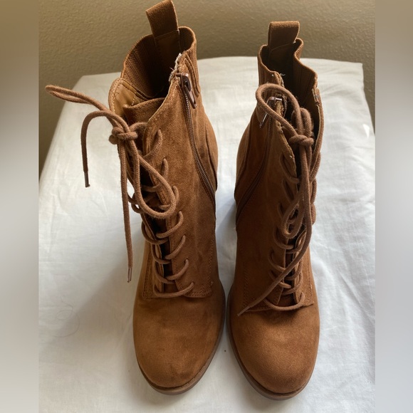 Women’s Celia Brown Lace-Up Boots Size 7.5 - Picture 1 of 8